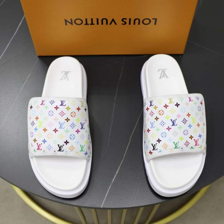 Picture of Louis Vuitton Slippers _SKULVsz38-45hnh03401011
